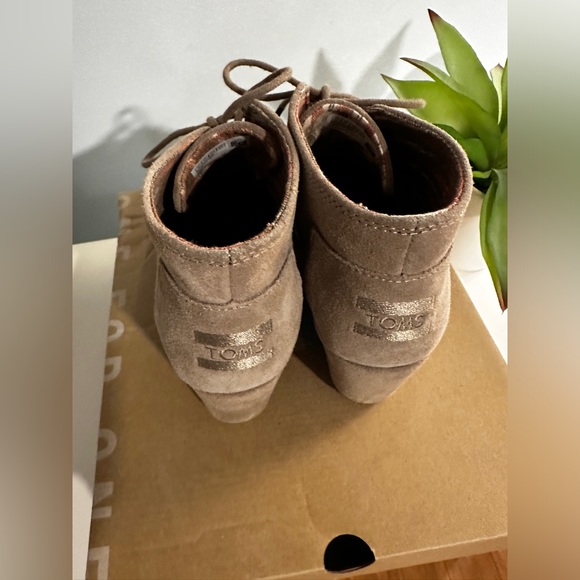 Toms Dessert Wedge Taupe Suede Bootie - Picture 3 of 5